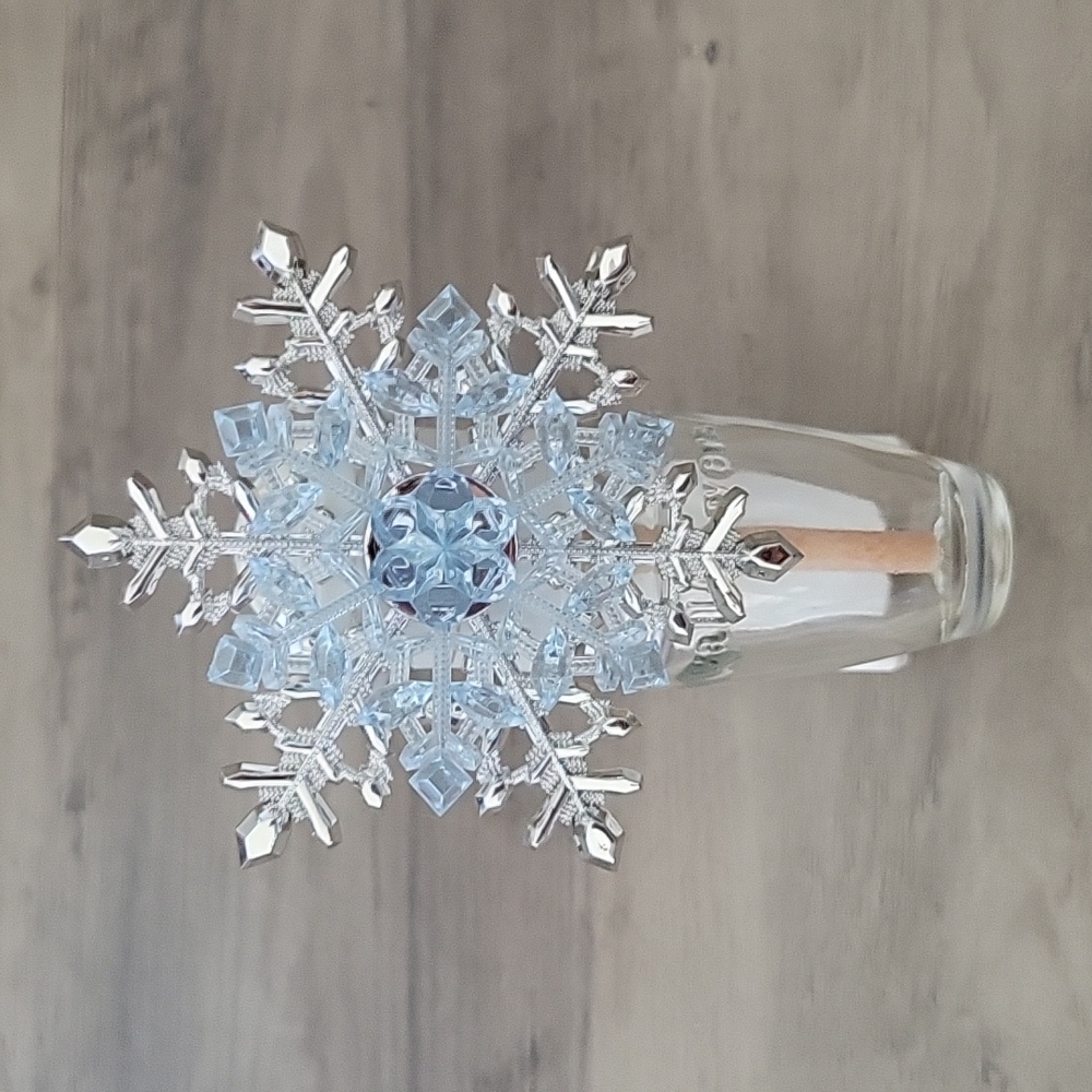 B&BW- 24/7 "Crystal" Snowflake Nightlight Wallflower Plug-in